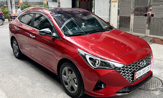 Xe tháng 4 chỗ - Hyundai Accent